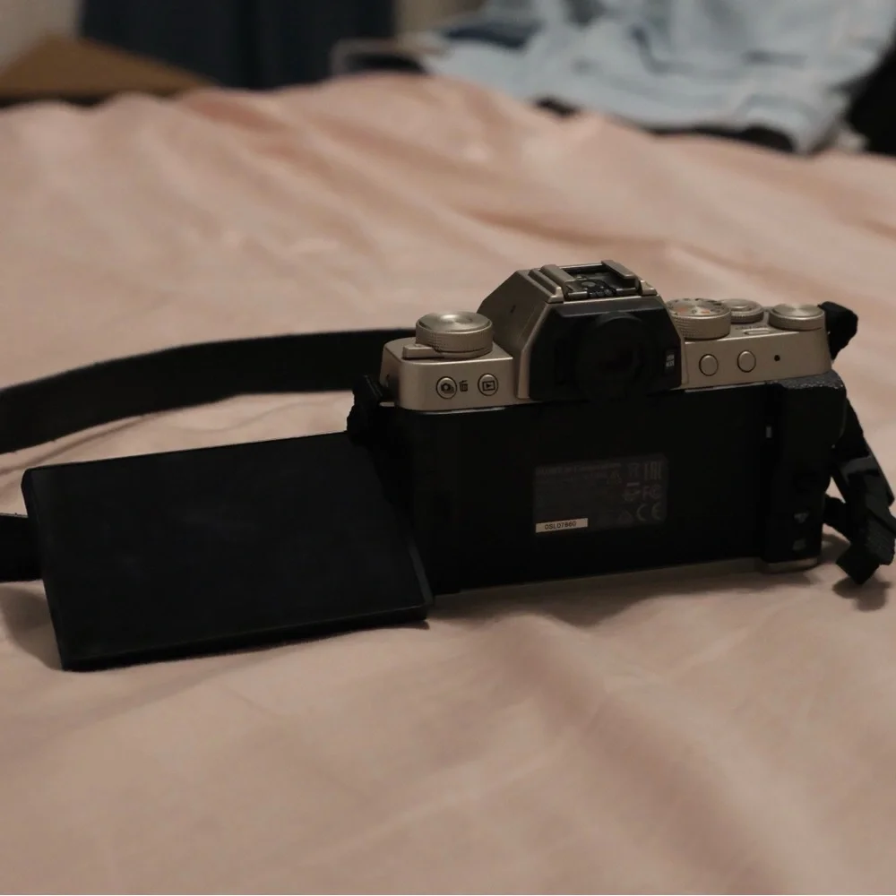 Fujifilm X-T200 Silver and Black Digital Camera